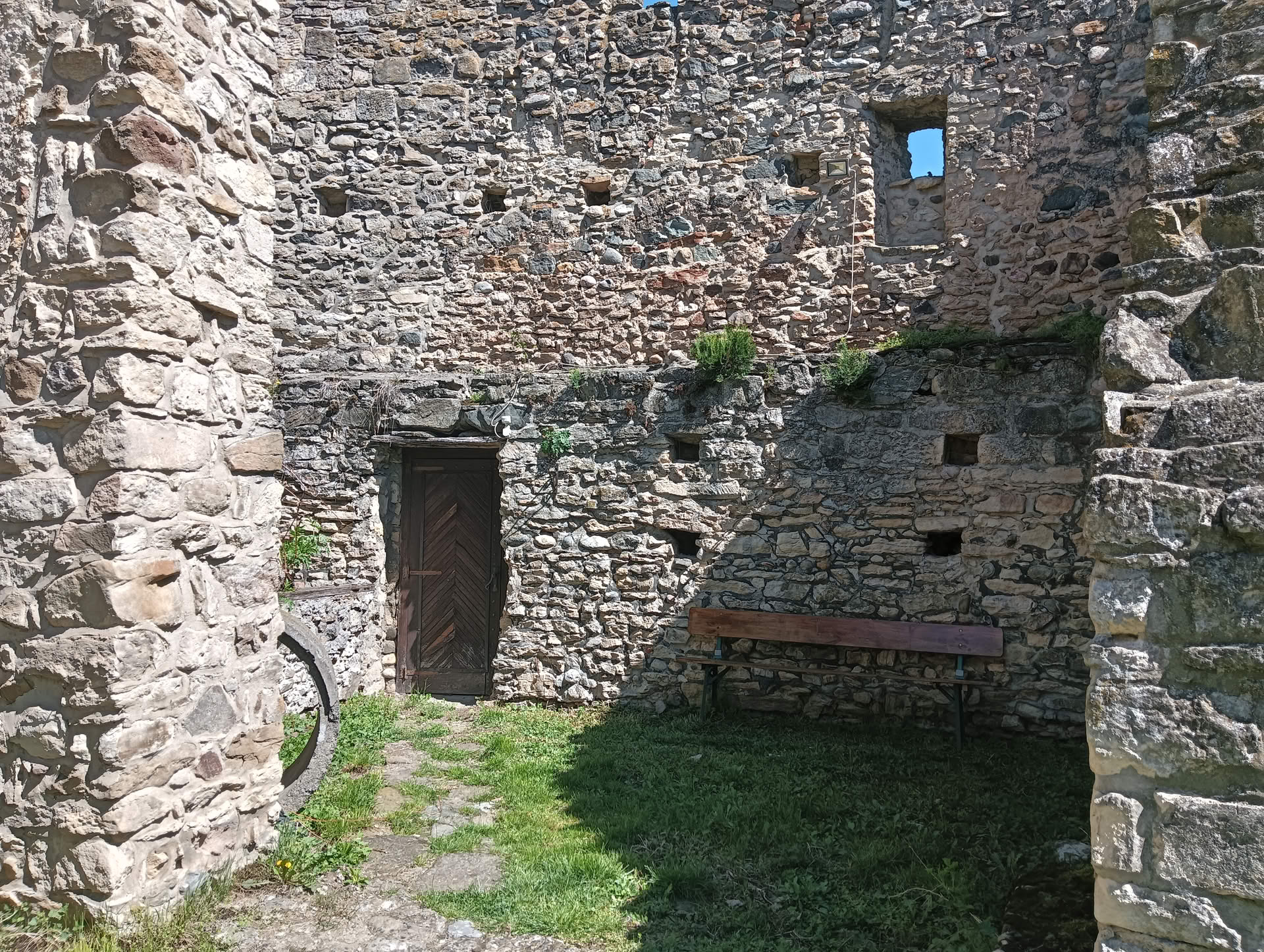 IMG20250413125745 Cetatea Calnic